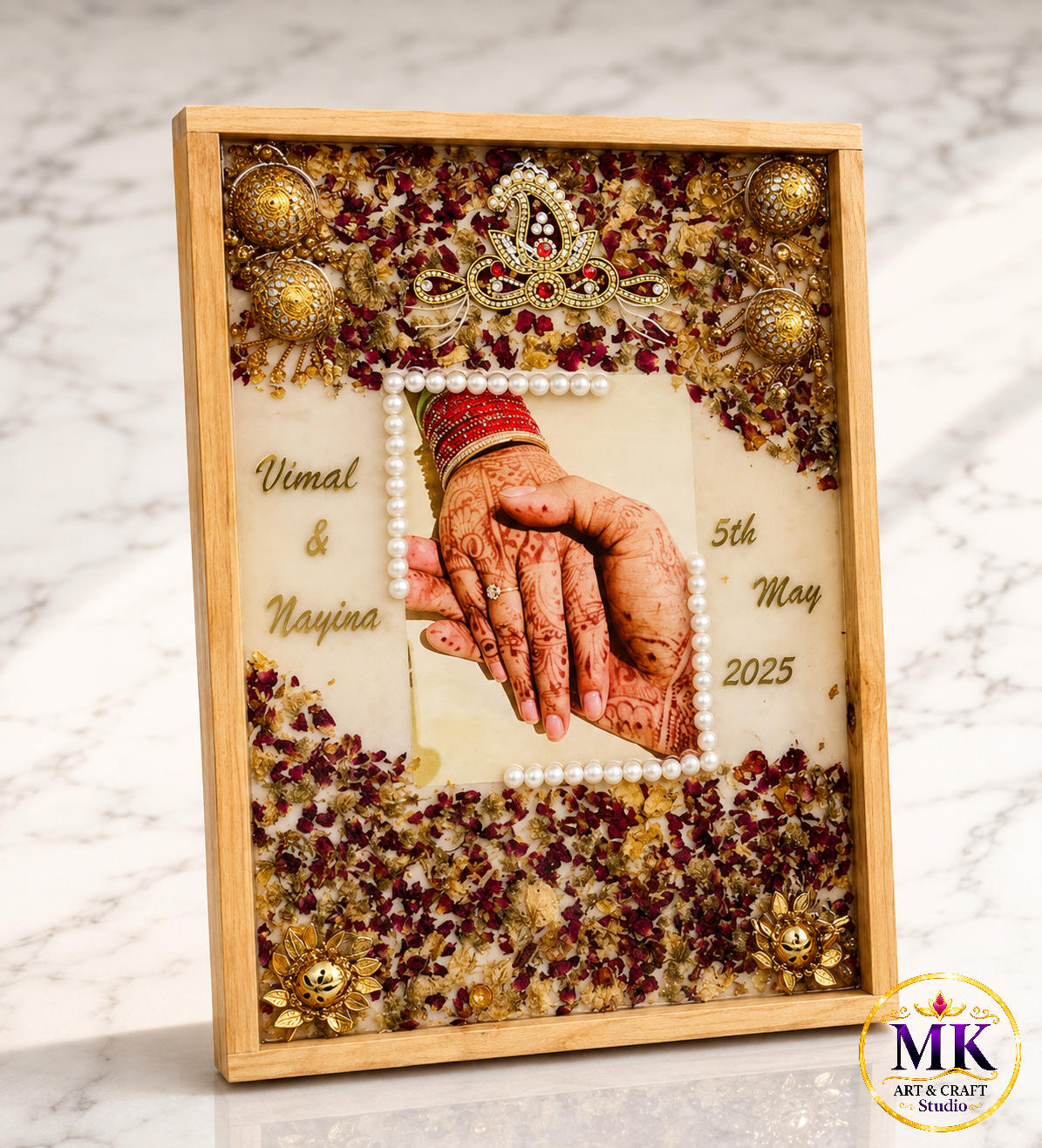 Royal Traditional Wedding Ornament Resin Wooden Frame