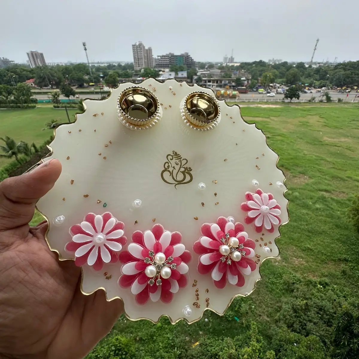 Handmade Resin Ganesha Pooja Thali with Kumkum & Akshat Bowls – Handmade Puja Thali - Image 2