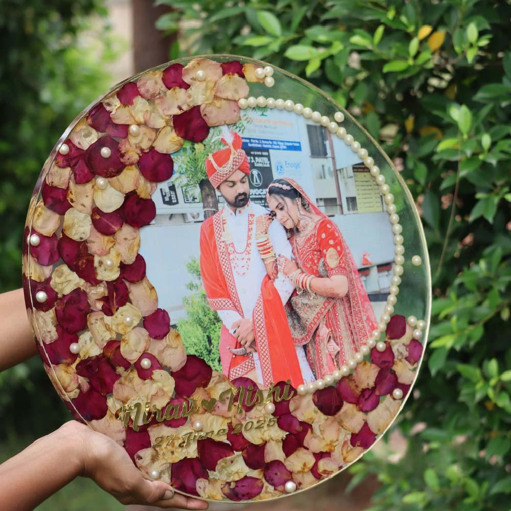 Resin Varmala Preservation Photo Frame with Preserved Flowers - Image 3